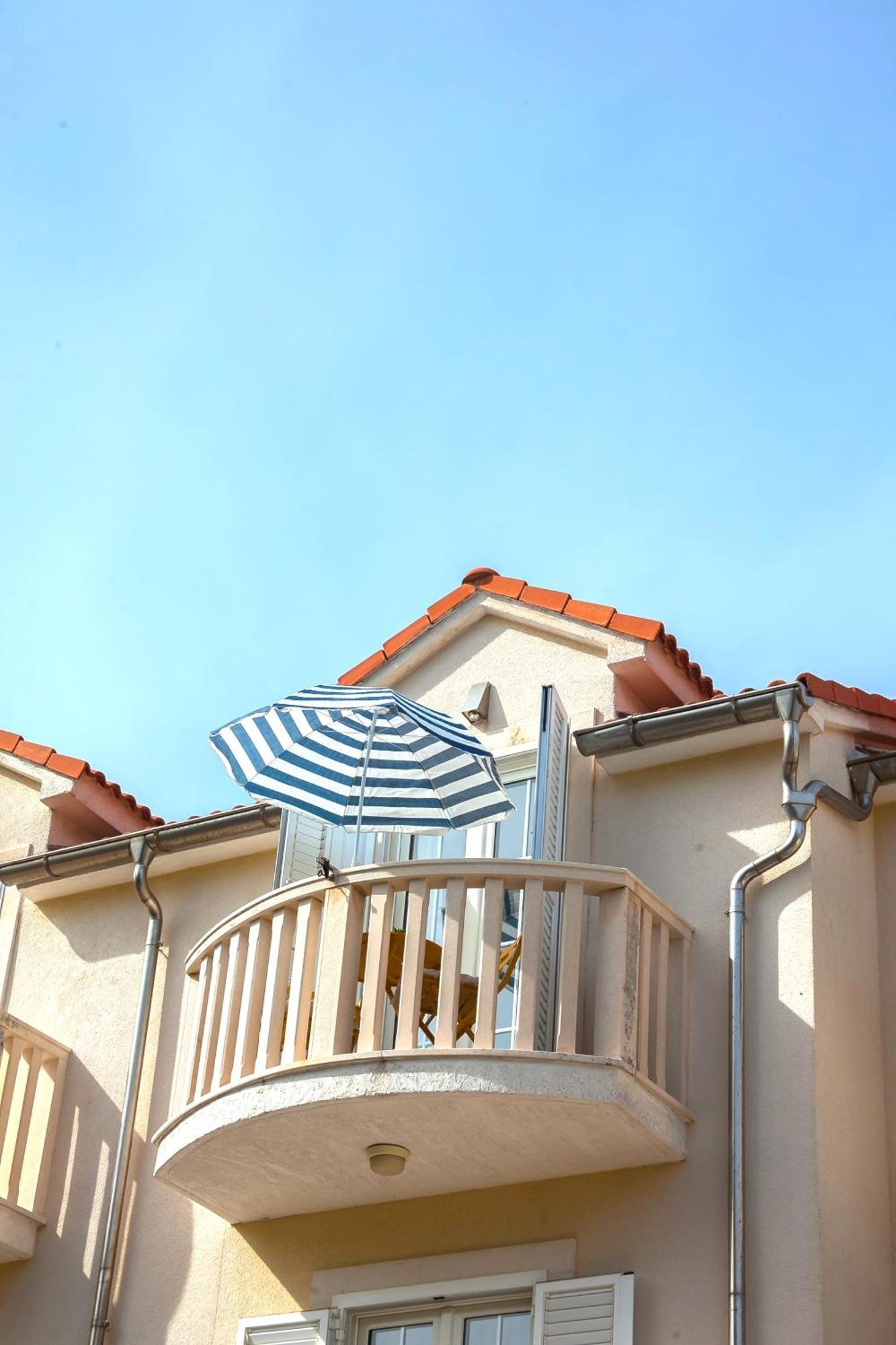 Helvetia Sunny Apartments Бол Экстерьер фото
